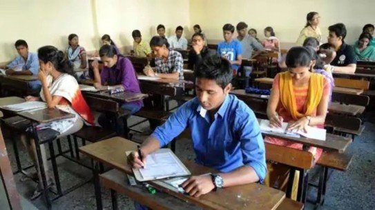 यूपी पीईटी एग्जाम में मानने होंगे ये नियम, नहीं तो कैंडिडेट्स को हो सकती है मुश्किलें  यूपी पीईटी एग्जाम में मानने होंगे ये नियम, नहीं तो कैंडिडेट्स को हो सकती है मुश्किलें
